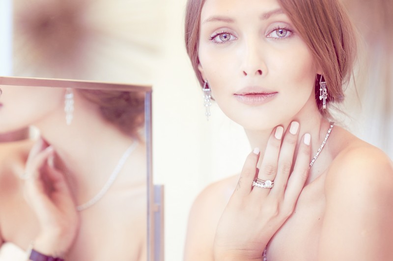 Tiffany Celebrates the 130th Anniversary of the Tiffany® Setting